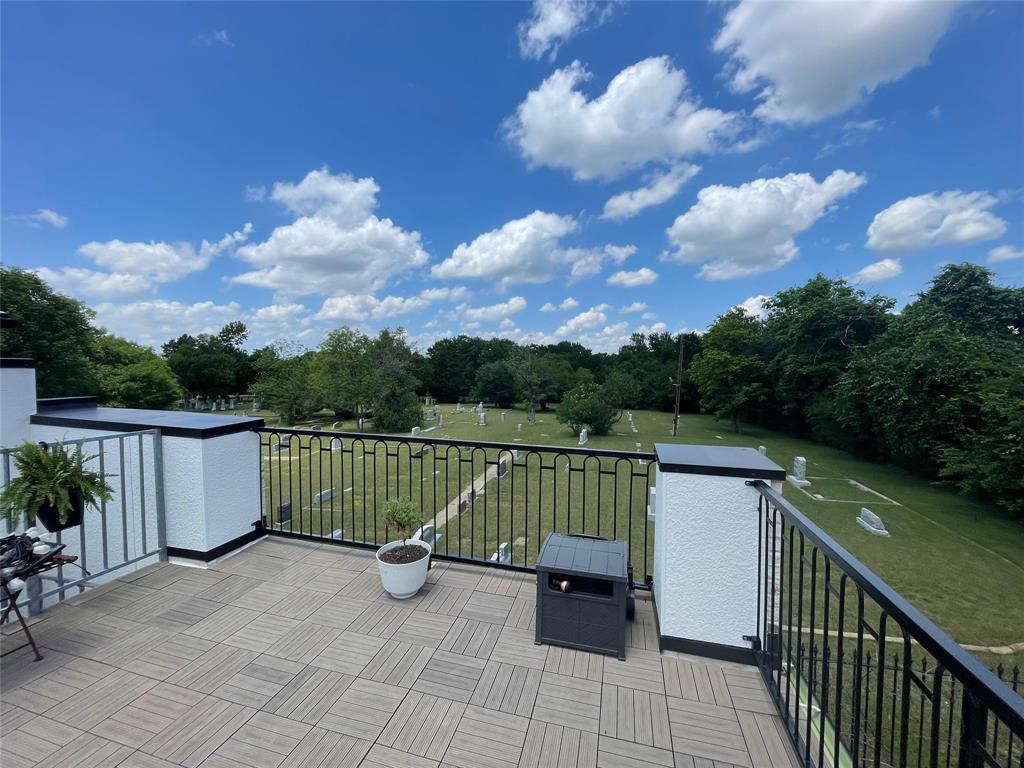 7333 Valley View Lane 404
