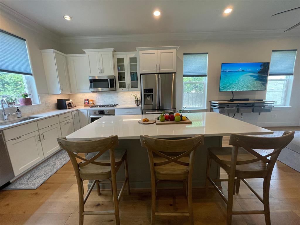 7333 Valley View Lane 404