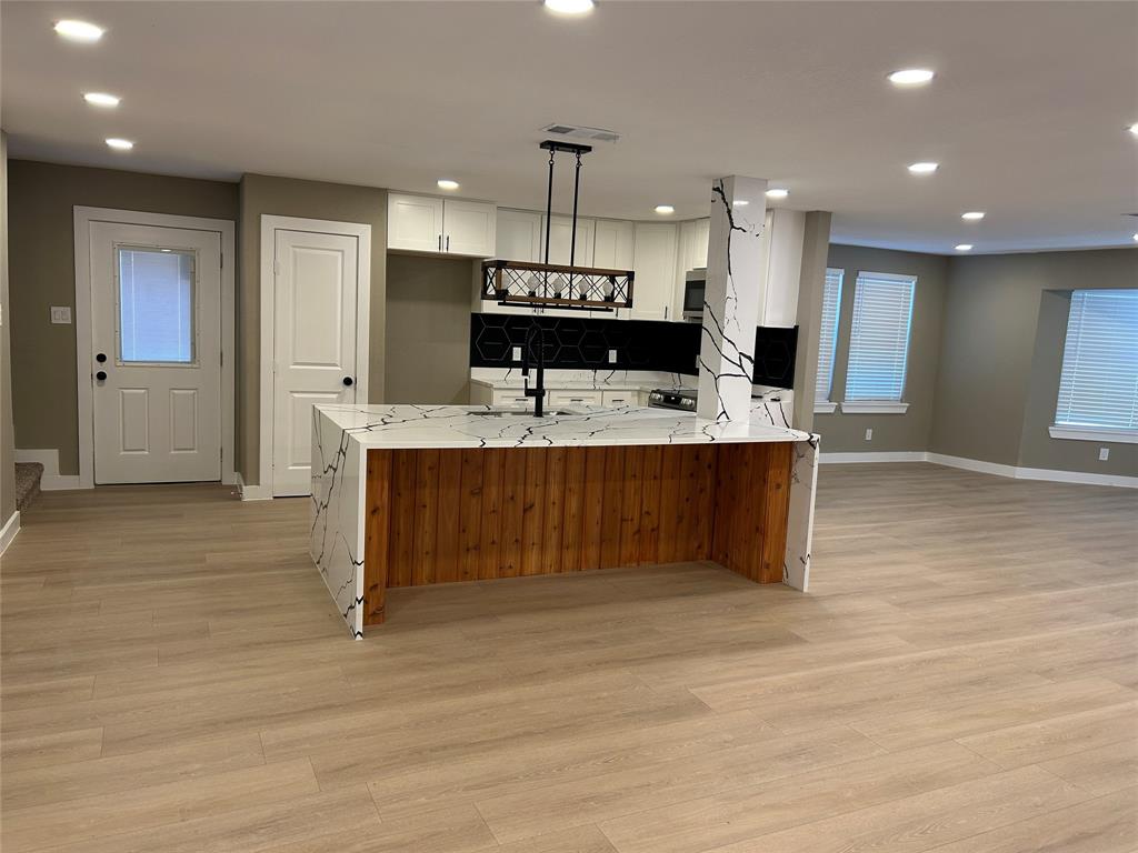 10711 Cromwell Drive