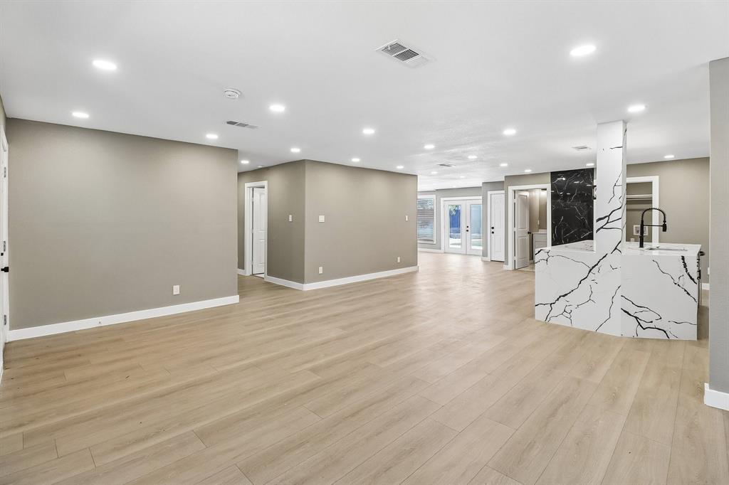 10711 Cromwell Drive