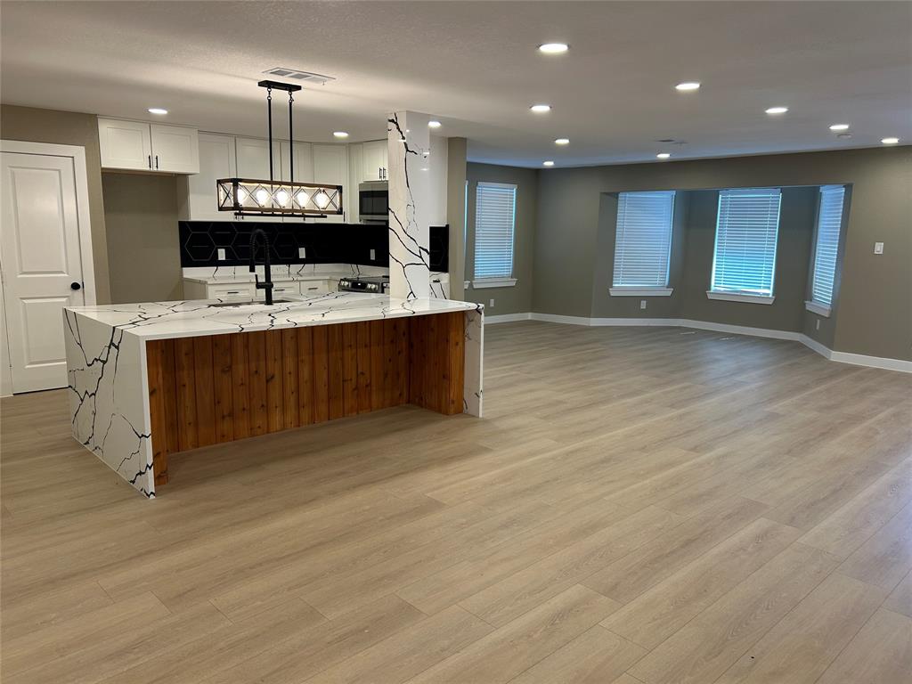 10711 Cromwell Drive