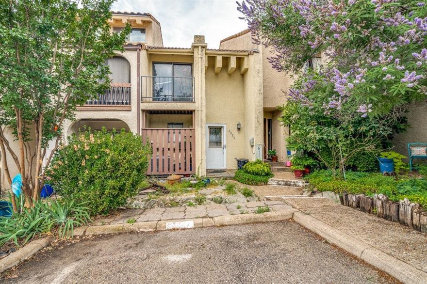 Breathtaking sunsets you won’t want to miss at this gorgeous lake condo! Conveniently located just 20 miles from Dallas with easy access to I30. This move-in ready home features gated entrance, bonus storage room in the attic, wood burning fireplace, and fenced patio with plenty of room for entertaining! Galley kitchen opens up to laundry room and adjacent to dining room overlooking the lake! Amenities include golf course, tennis, community pool, playground and so much more! Enjoy the community pool, clubhouse, and golf course in this very prime Rockwall location!