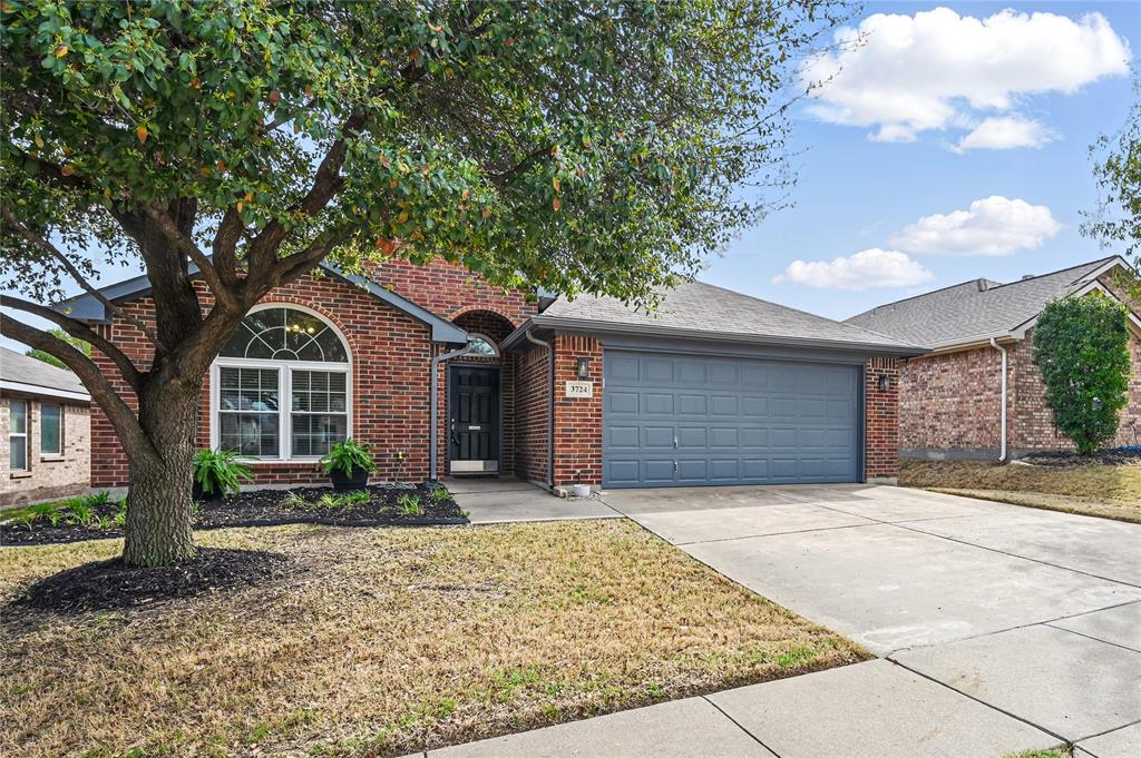 Fort Worth, Texas 76244, United States, 3 Bedrooms Bedrooms, ,2 BathroomsBathrooms,Residential,Pending,106615