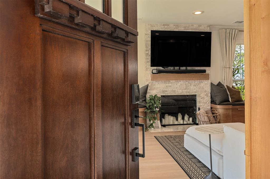 Hollywood - Residential