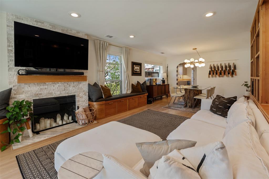 Hollywood - Residential