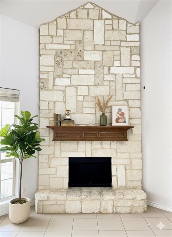 915 Hidden Lakes Drive