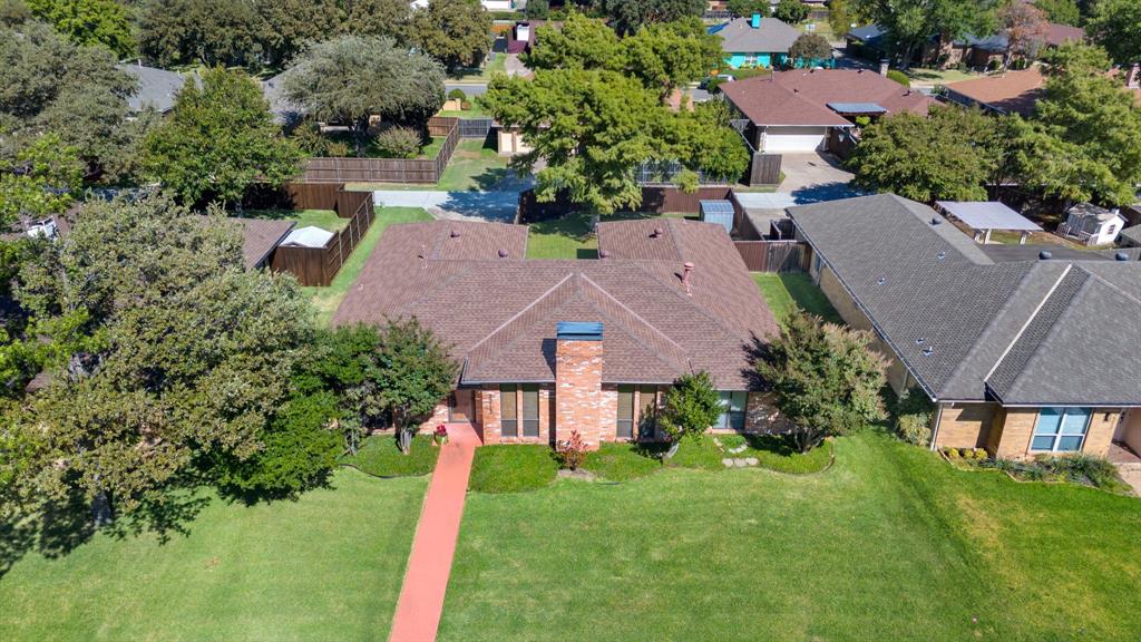 2215 Cedar Circle