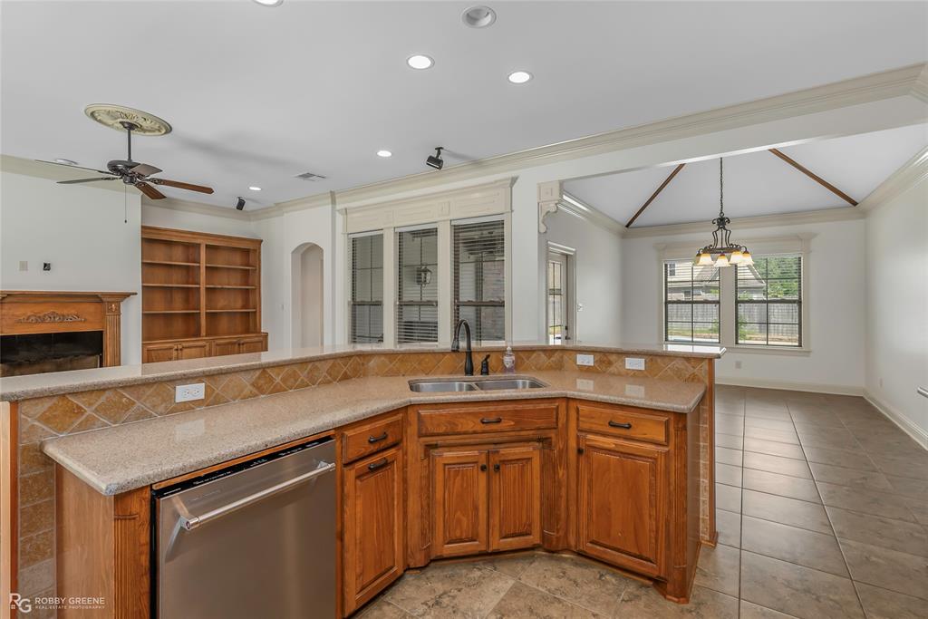 Shreveport, Louisiana 71106, United States, 4 Bedrooms Bedrooms, ,3 BathroomsBathrooms,Residential,Active,158853