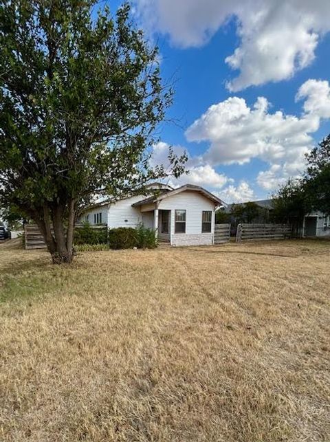 1301 Avenue I Anson TX 79501