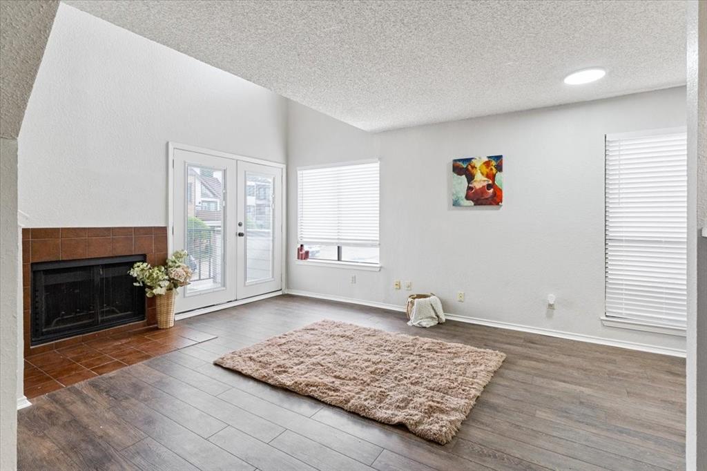 Arlington Oaks Condo - Residential