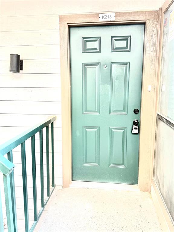 Arlington Oaks Condo - Residential