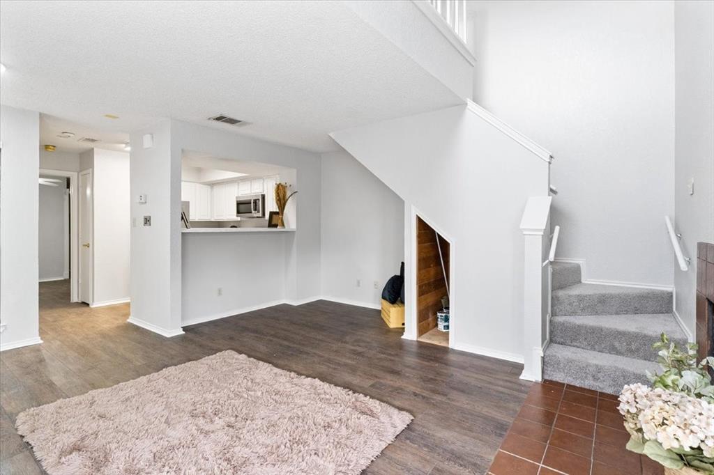 Arlington Oaks Condo - Residential