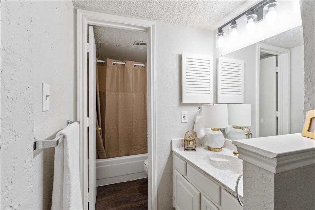 Arlington Oaks Condo - Residential