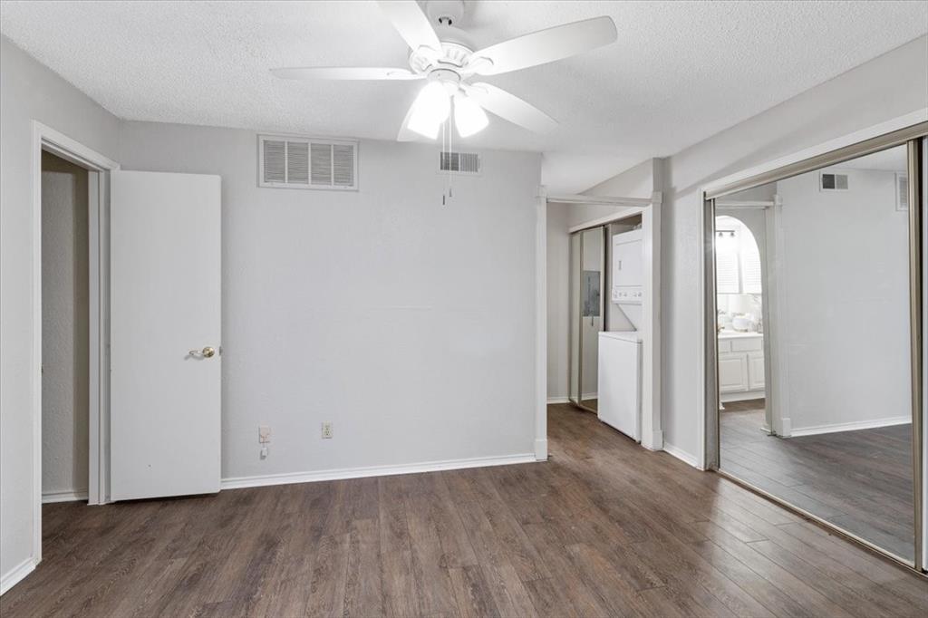 Arlington Oaks Condo - Residential