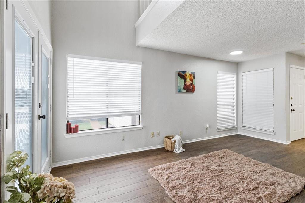 Arlington Oaks Condo - Residential
