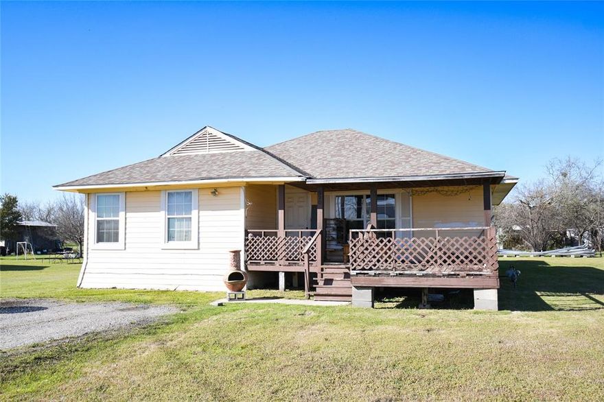 This cozy 3 bedroom, 2 bathroom single-family home offers 1,376 sq ft of living space, built in 1950 with classic character. Nestled on an impressive oversized lot combining 4 parcels for a total of approximately 0.28 acres, this property provides rare extra space in town ideal for gardening, outdoor play, future expansions, or parking toys and trailers.
Inside, you'll find a functional layout ready for your personal touch: spacious living areas, three comfortable bedrooms, and two full baths. While the home needs some cosmetic updates and modern upgrades, fresh paint, flooring, kitchen bath refreshes), it presents a fantastic canvas for sweat equity or rental potential. Sold AS-IS, this is a true investor's gem or an affordable entry point for first-time buyers looking to build equity in a welcoming community.
Gunter is a peaceful, family friendly small town experiencing steady growth, with a strong sense of community, excellent schools Gunter ISD, and convenient access to major highways for an easy commute to Dallas, about 50-60 minutes.