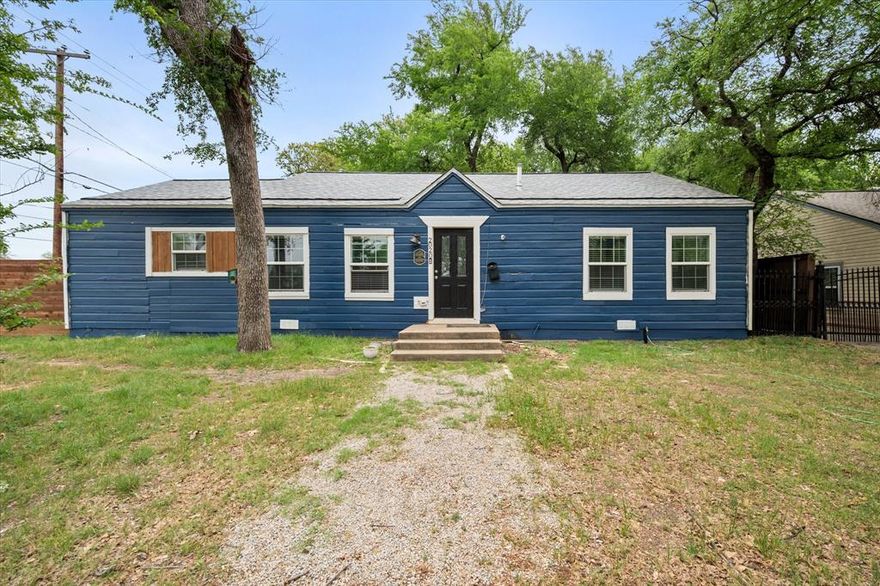 Beautifully Remodeled house on a corner lot in one of Fort Worth's most desirable neighborhoods. This house has fresh paint, stainless steel appliances, granite countertops and so much more!! The foundation has been repaired, new blinds installed on upgraded windows throughout. The roof and AC are a few years old. With a detached 2 car garage, and nice size family backyard this house has all you need to call home. Sold AS-IS