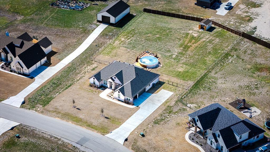 Weatherford, Texas 76087, United States, 4 Bedrooms Bedrooms, ,3 BathroomsBathrooms,Residential,Active,77685