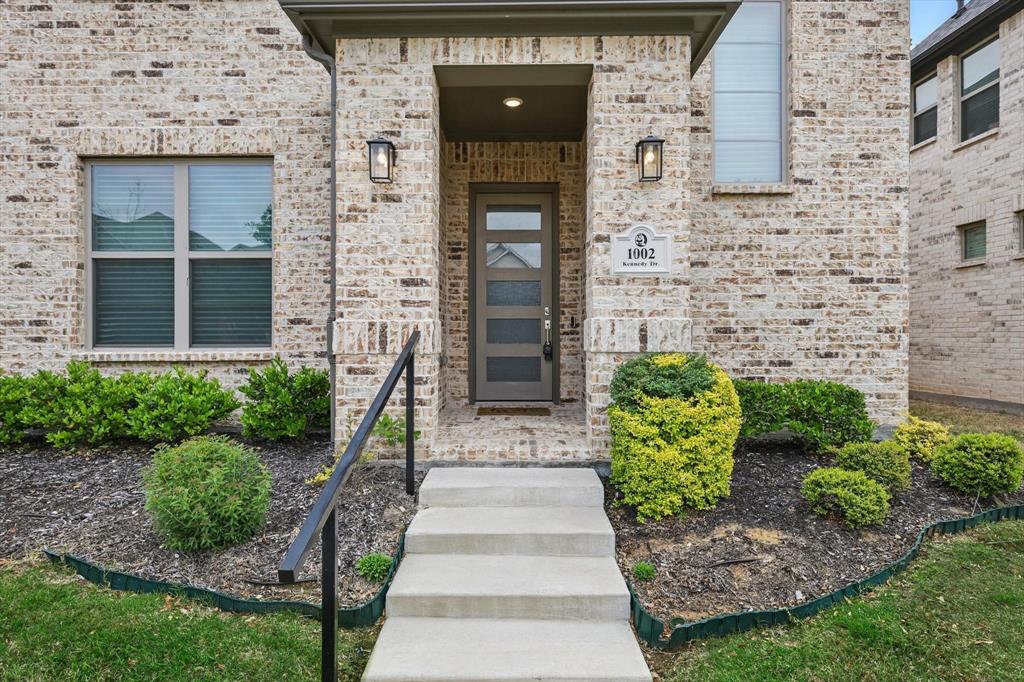 1002 Kennedy Drive
