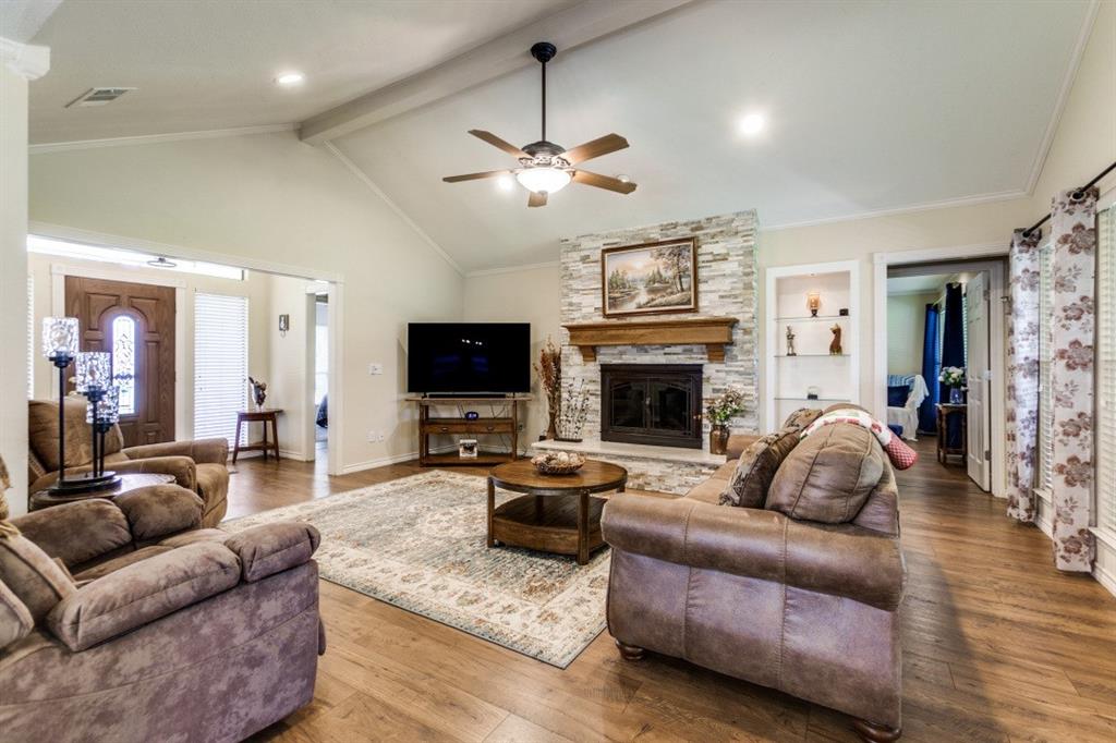 2514 Golden Oaks Drive
