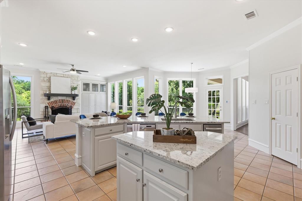 6565 Shoreline Drive