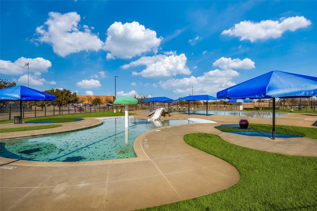 Villas At Trophy Club The - Residential