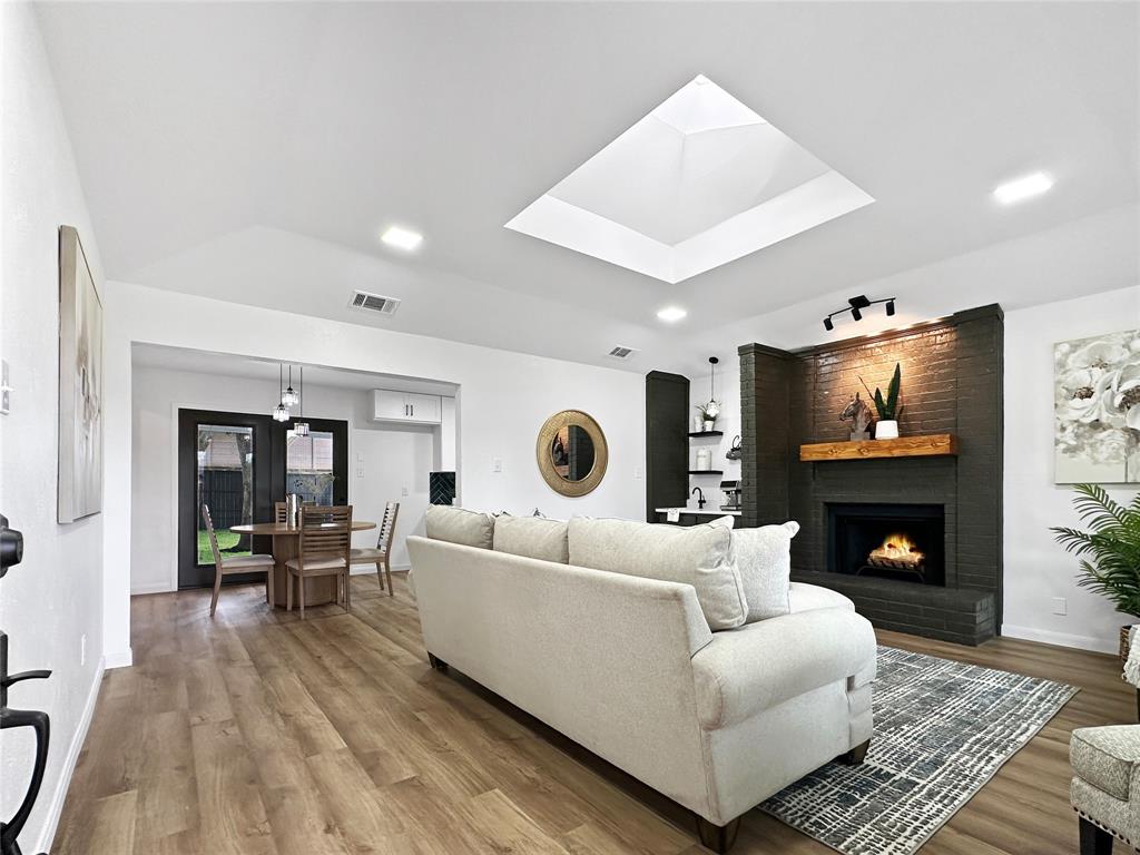 2612 W Wentwood Drive