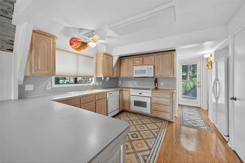 Tiny photo for 520 Hideaway Lane E, Hideaway, TX 75771 (MLS # 21141270)