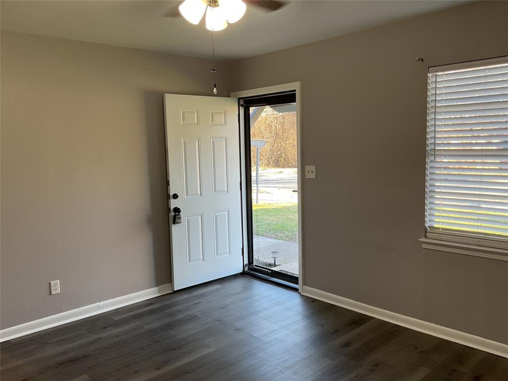 Connaways 02 - Residential