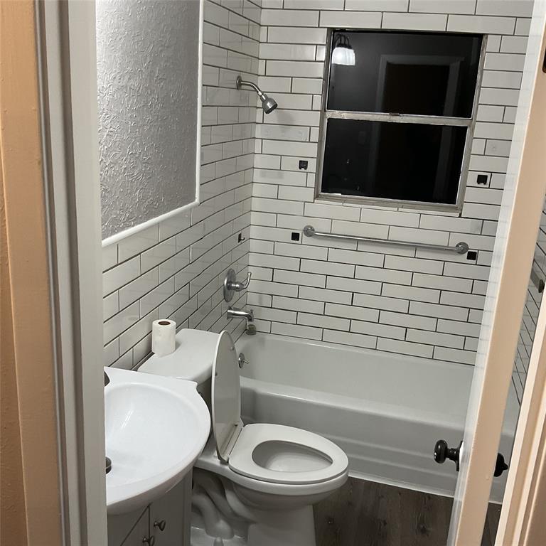 Connaways 02 - Residential