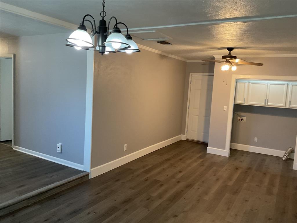 Connaways 02 - Residential