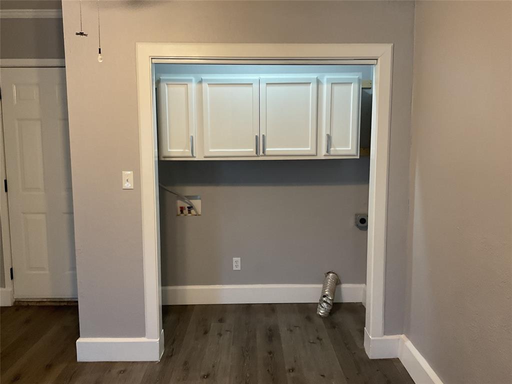 Connaways 02 - Residential