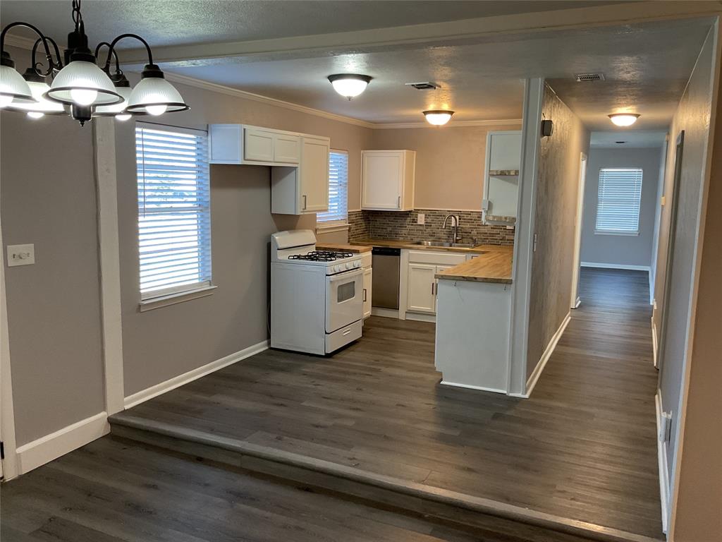 Connaways 02 - Residential