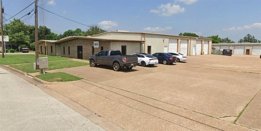 $7.00 per sf per yr +NNN. 

6,000 sf of office warehouse available for lease inside the south loop 323 on Timms Street. This building consist of approx. 1,900 sf of office along with approx. 4,100 sf of warehouse with (6) OH doors. The Building is perfect for a multitude of light industrial uses. 
 

• M-1 Zoning. 
• Approx. 1,900 sf of office. 
• Approx. 4,100 sf of warehouse. 
• 14' Eaves. 
• (6) OH doors. 
• Tenant Improvement Allowance is negotiable.