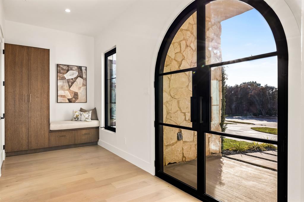 702 Mockingbird Lane