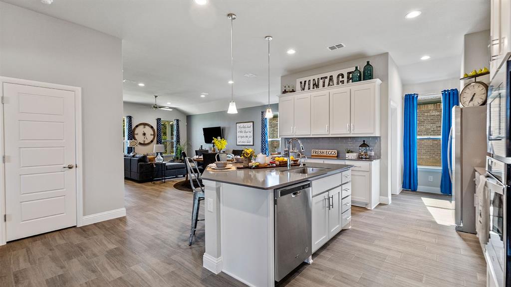 2713 FLYCATCHER Drive