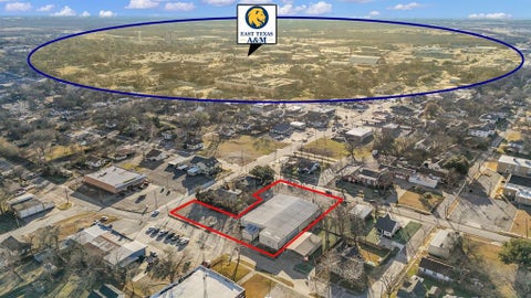 Photo of 1510 Washington St, Commerce, TX 75428 (MLS # 21168395)