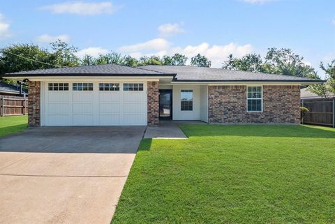 208 Pine Street Weatherford TX 76086