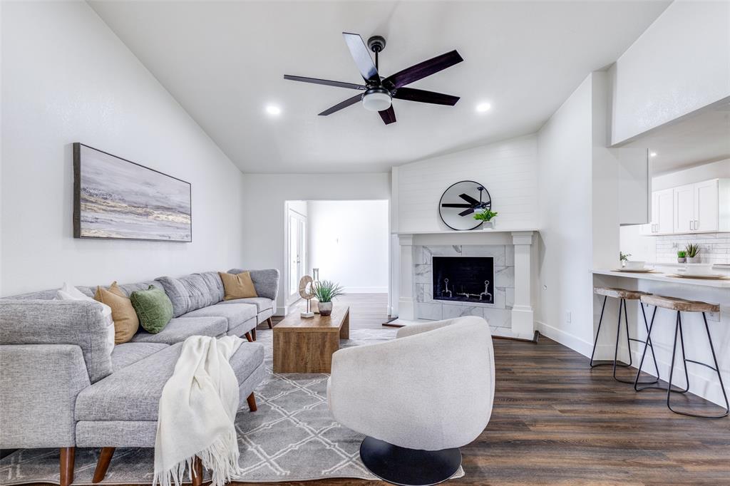 3906 Ridgeoak Way