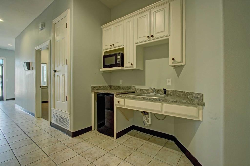 Wilshire Village - Commercial Sale