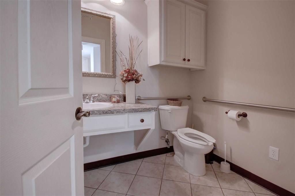 Wilshire Village - Commercial Sale