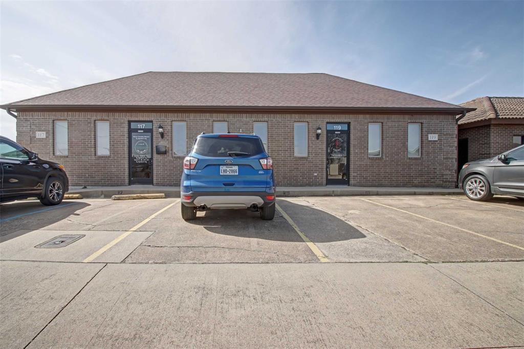 Wilshire Village - Commercial Sale