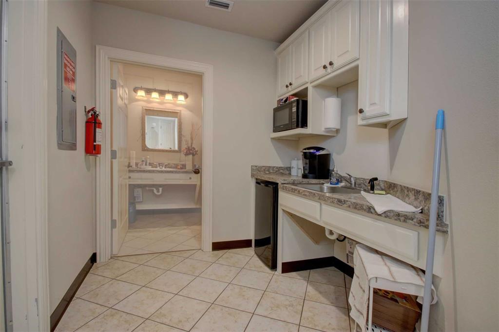 Wilshire Village - Commercial Sale