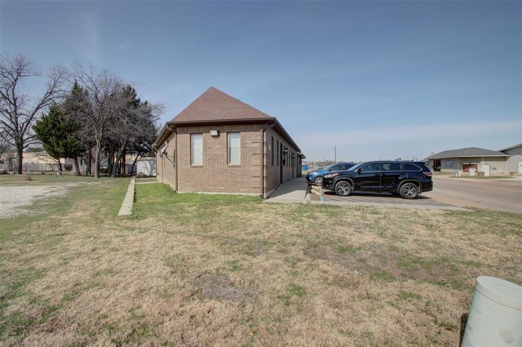 Wilshire Village - Commercial Sale