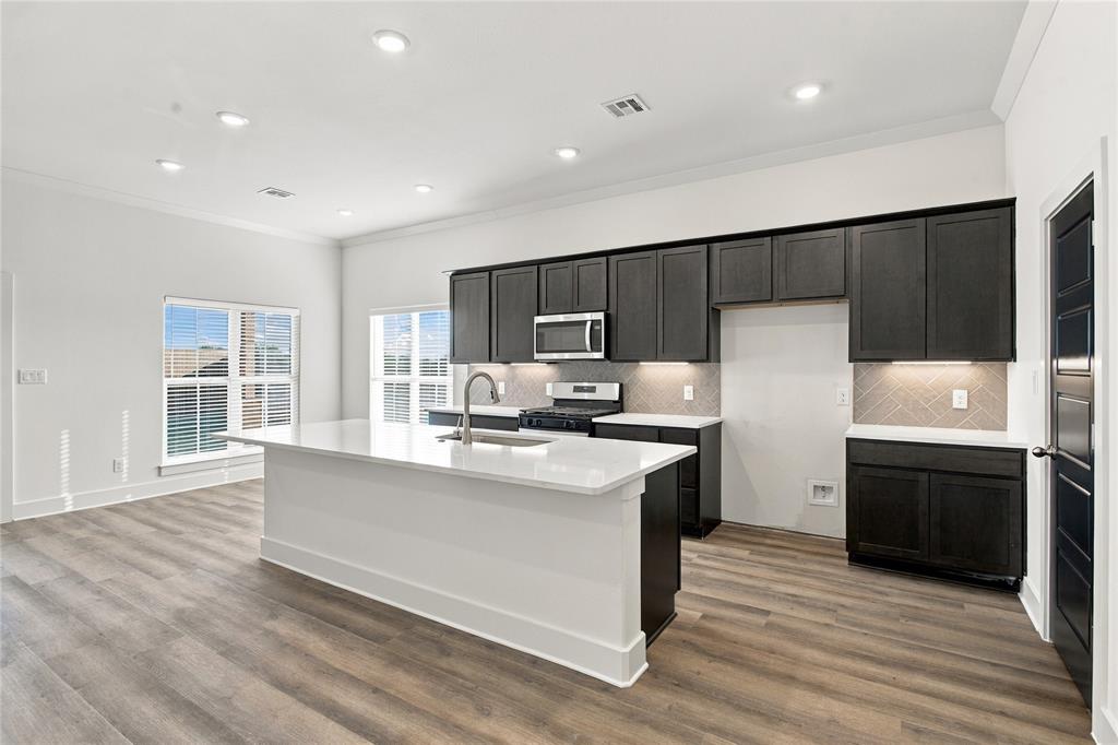 4215 Hummingbird Drive