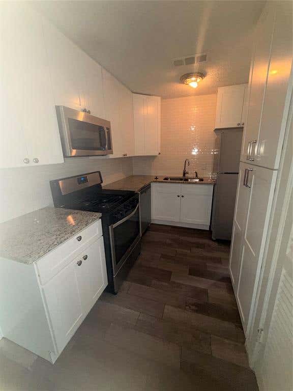 Photo of 6033 Ramey Avenue, Fort Worth, TX 76112 (MLS # 21350245)