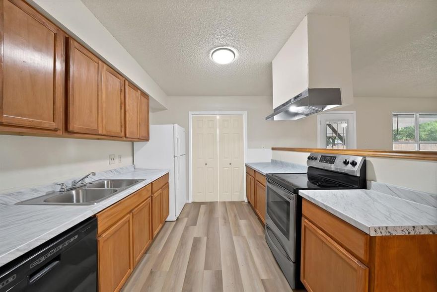 Nestled in a established neighborhood of Arlington. This property offers 3 bedrooms, 2 bathrooms, and a flex or bonus room created from a half garage conversion, seller open to CONVERTING BACK TO FULL GARAGE with a reasonable offer. Fresh paint throughout and modern vinyl flooring that adds warmth and durability. The layout flows comfortably, offering an inviting space for both relaxation and entertaining. Conveniently located just minutes from Highway 20, Parks Mall, and the Arlington Highlands, you’ll enjoy easy access to shopping, dining, and entertainment.