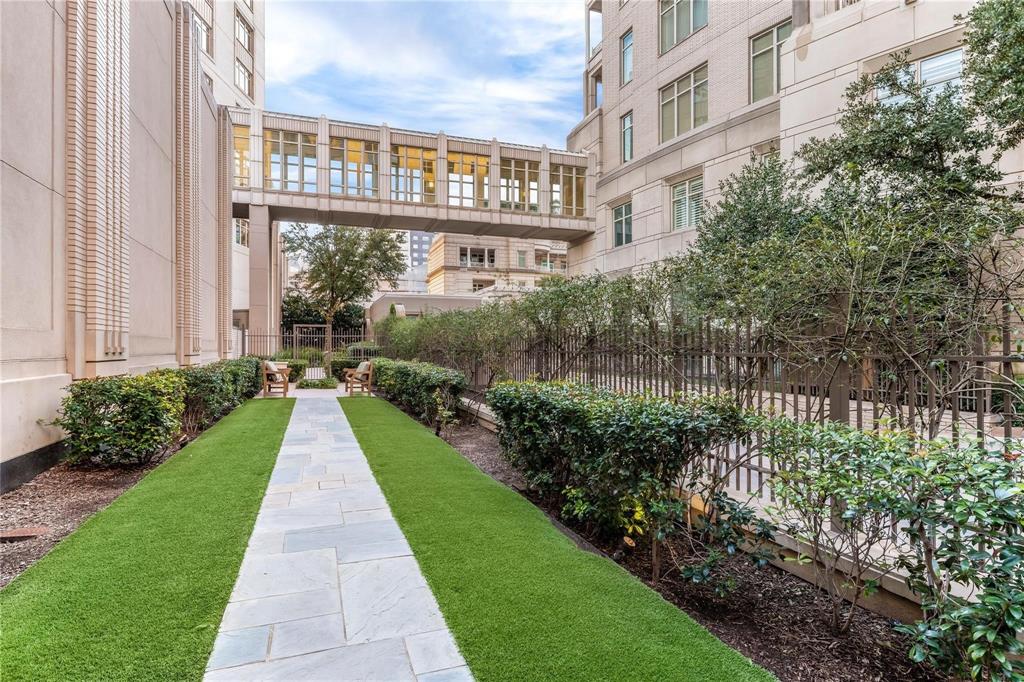 Ritz-Carlton 2 - Residential