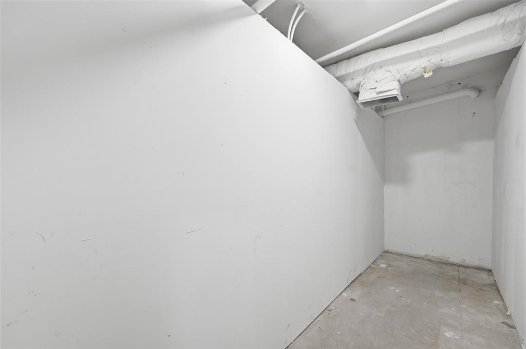 3923 Cole Ave Condos - Residential