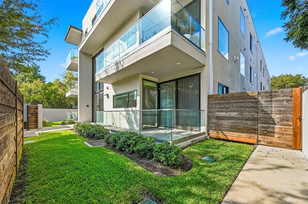 3923 Cole Avenue 101